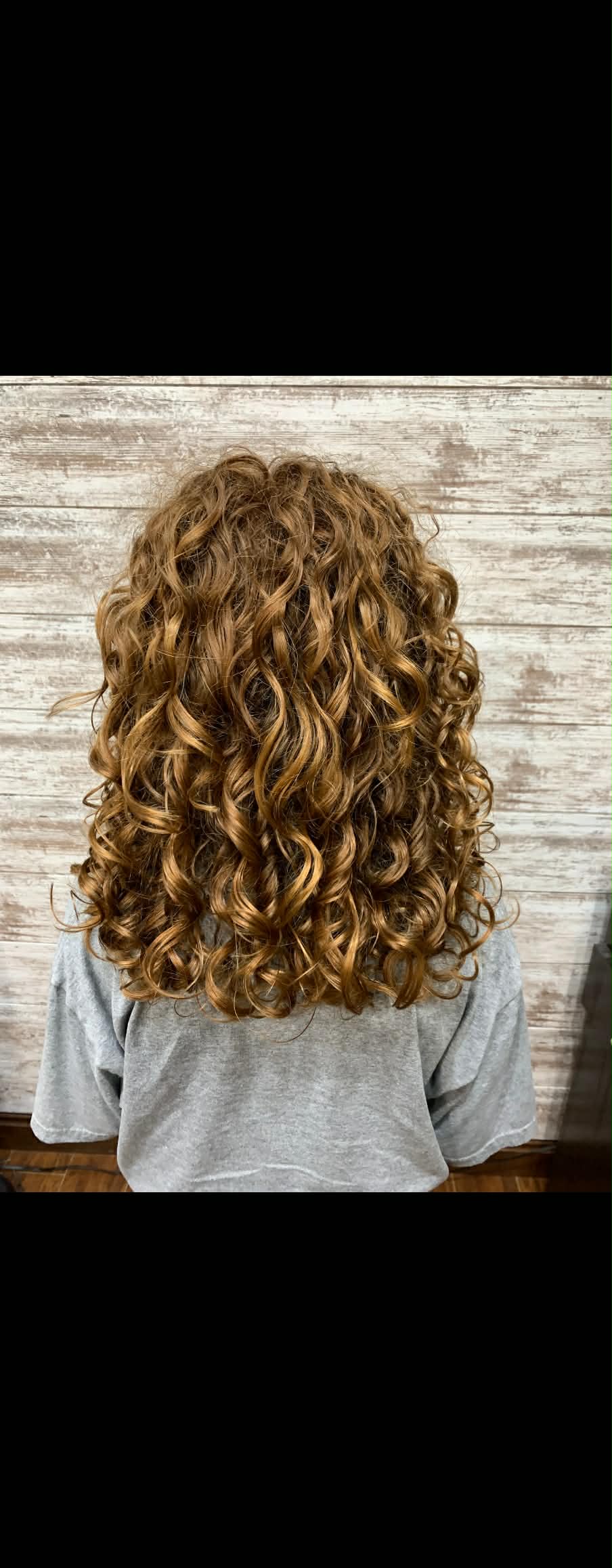 Curly hair transformation by Amanda